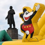 Ленин против Микки Мауса